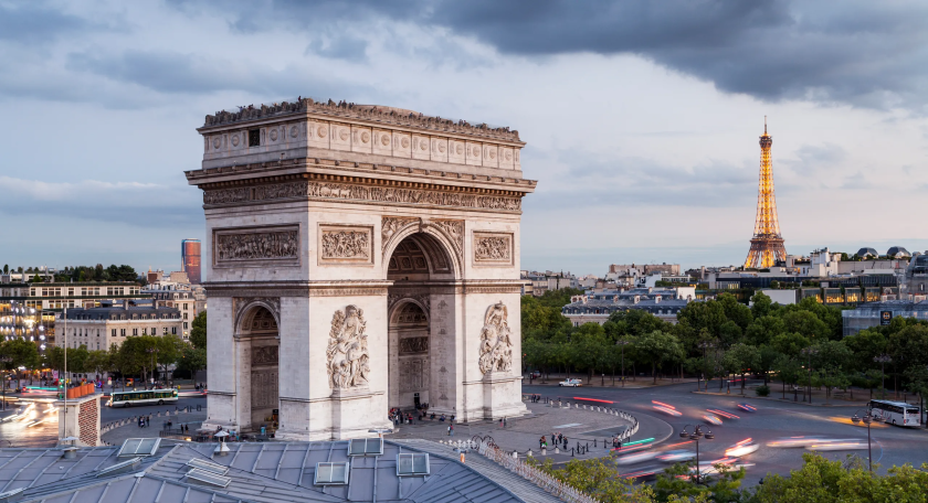  Arc De Triomphe