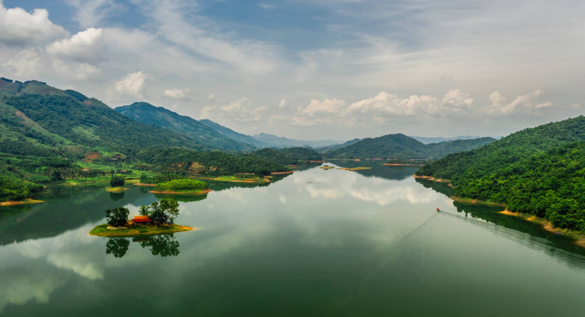 hồ cấm sơn