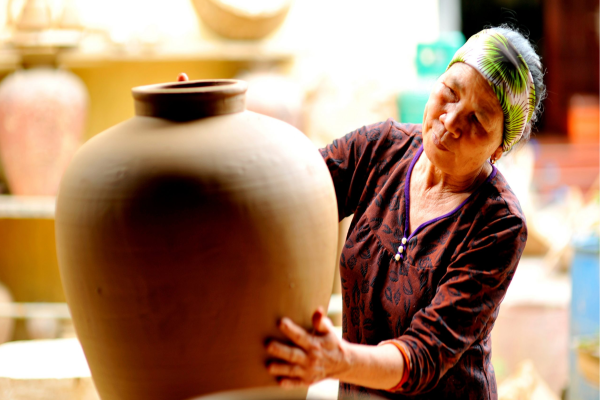 GỐM HƯƠNG CANH – TINH HOA LÀNG NGHỀ