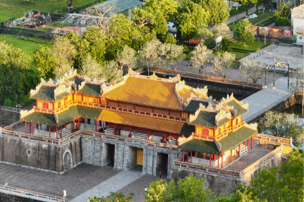 3 days 2 nights tour: Ba Na – Hue Imperial Citadel - Phong Nha cave